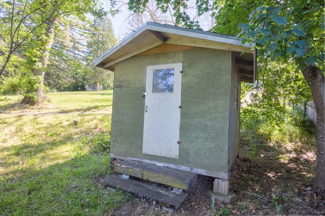 1105 NE Beacon Drive, Grants Pass, OR 97526