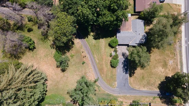 1105 NE Beacon Drive, Grants Pass, OR 97526
