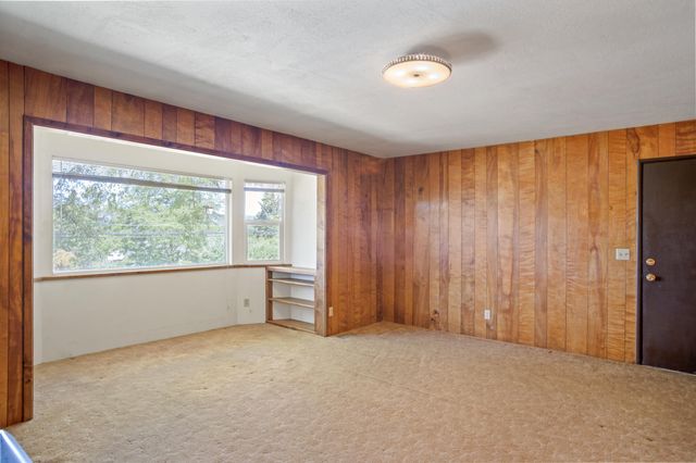 1105 NE Beacon Drive, Grants Pass, OR 97526