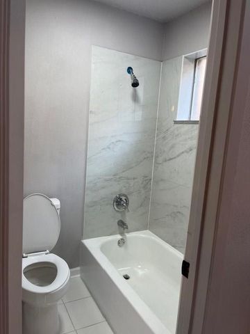467 Buoy Road, Webster, TX 77598