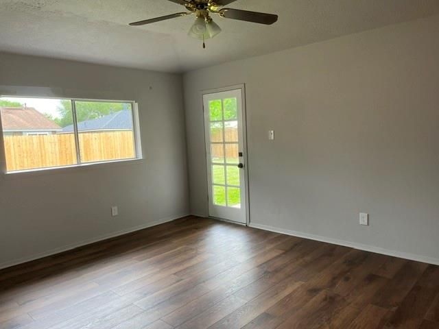 467 Buoy Road, Webster, TX 77598