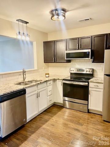 118 Steam Engine Drive 103, Mooresville, NC 28115