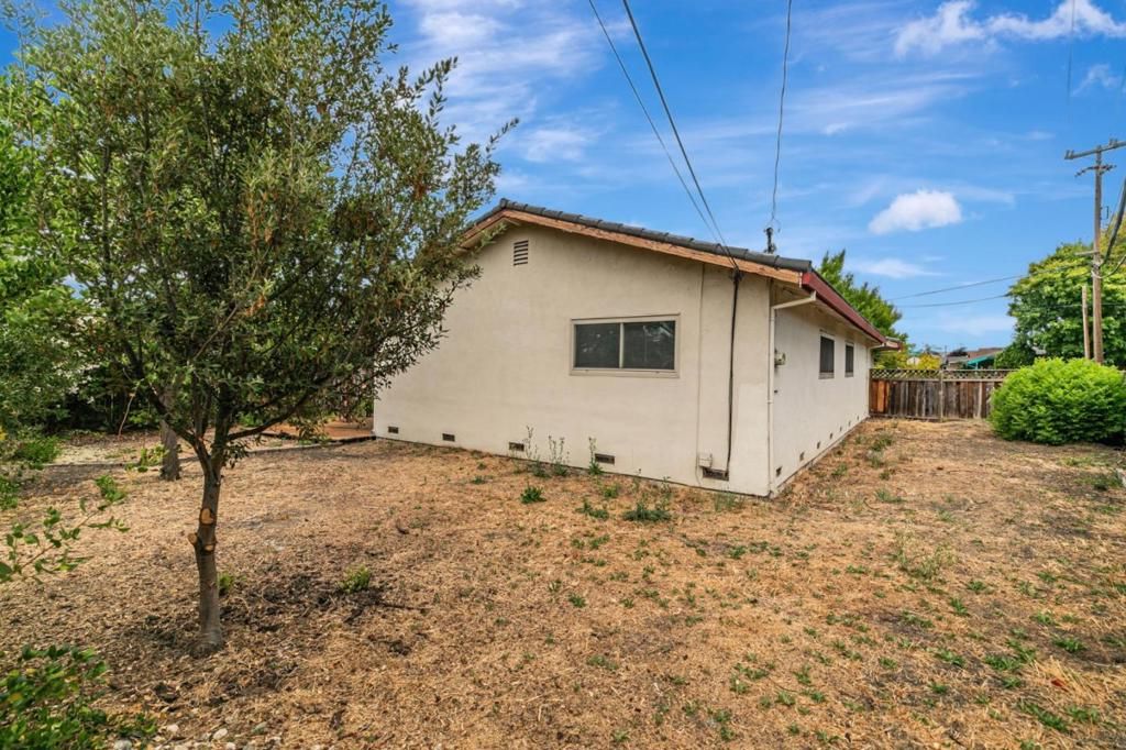 Image 29 of property listing at 5799 Indian Avenue, San Jose, CA 95123