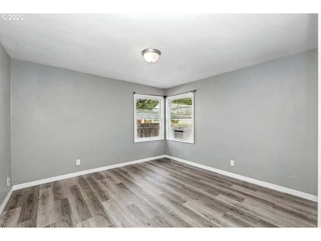 1307 E 5TH St, Newberg, OR 97132