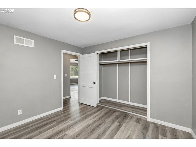 1307 E 5TH St, Newberg, OR 97132