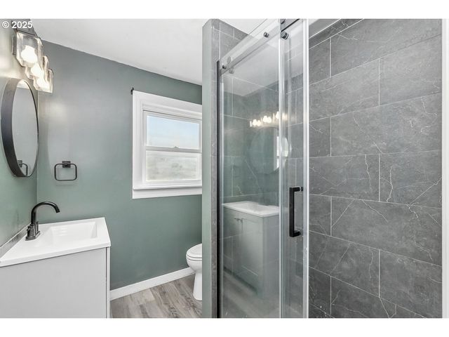 1307 E 5TH St, Newberg, OR 97132