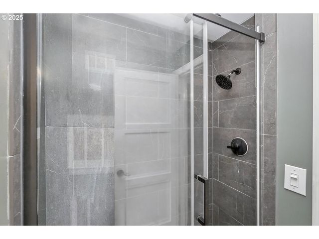 1307 E 5TH St, Newberg, OR 97132