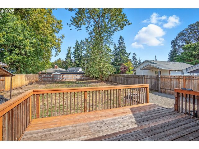 1307 E 5TH St, Newberg, OR 97132
