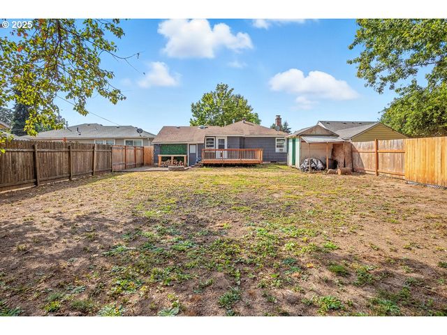 1307 E 5TH St, Newberg, OR 97132