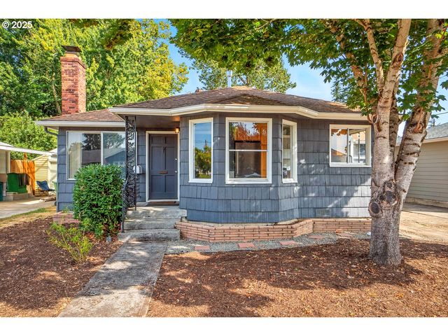 1307 E 5TH St, Newberg, OR 97132