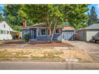 1307 E 5TH St, Newberg, OR 97132