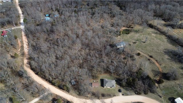 12238 Cavewood Road, Rogers, AR 72756