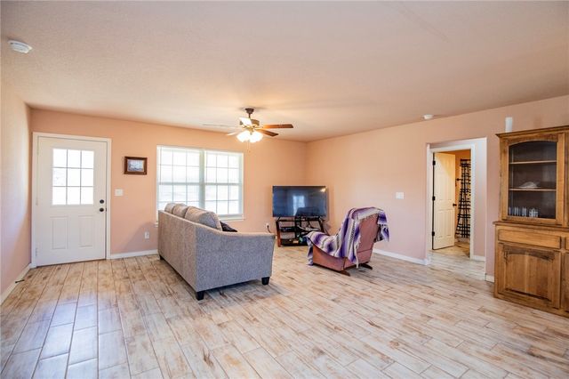 12238 Cavewood Road, Rogers, AR 72756