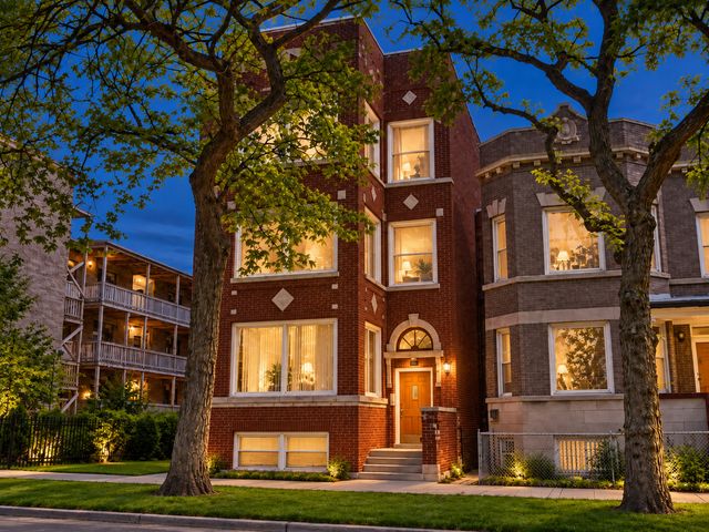 5811 S Michigan Avenue 3, Chicago, IL 60637
