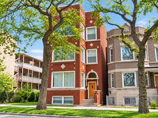 5811 S Michigan Avenue 3, Chicago, IL 60637