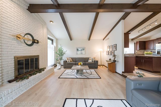 2048 Connolly Drive, Troy, MI 48098