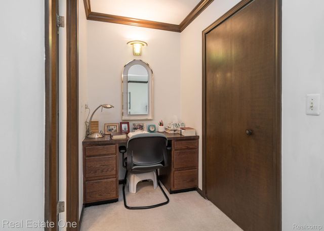 2048 Connolly Drive, Troy, MI 48098