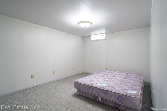 2048 Connolly Drive, Troy, MI 48098