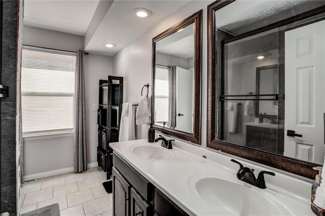 902 LEY Circle, Excelsior Springs, MO 64024