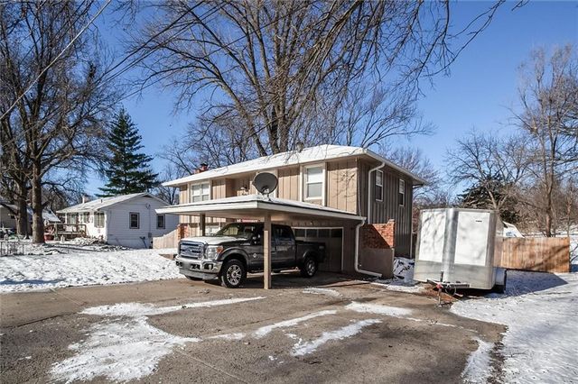 902 LEY Circle, Excelsior Springs, MO 64024