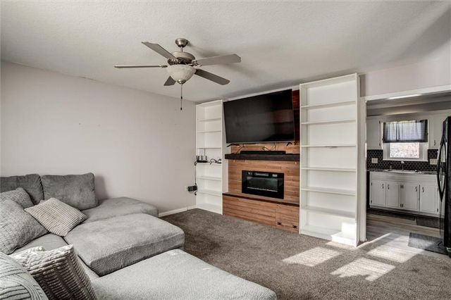 902 LEY Circle, Excelsior Springs, MO 64024