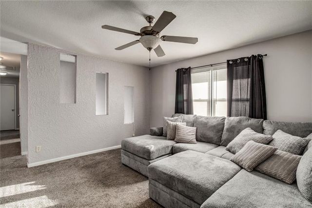 902 LEY Circle, Excelsior Springs, MO 64024