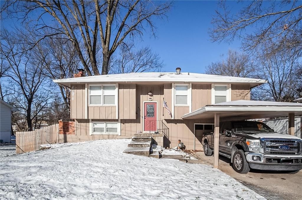 902 LEY Circle, Excelsior Springs, MO 64024