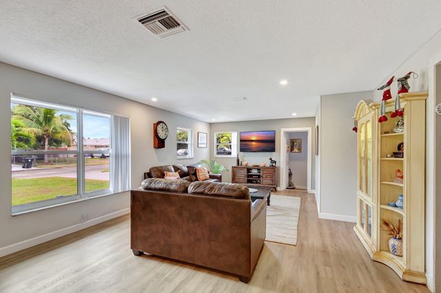9212 Fountain Road, Wellington, FL 33467