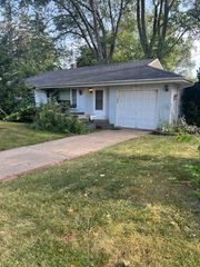 2703 18th Avenue, Rockford, IL 61108
