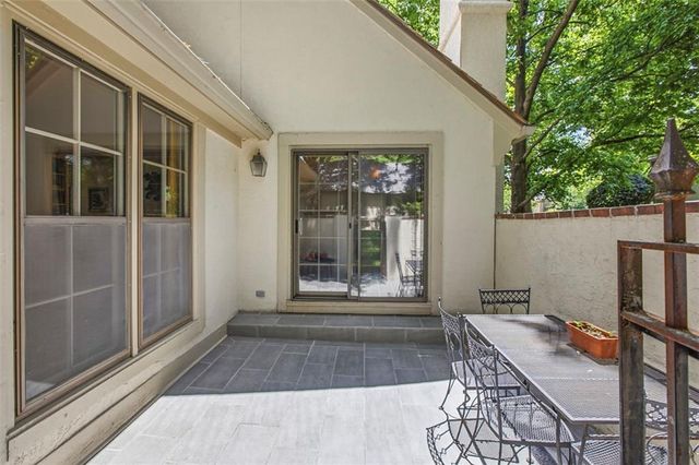 7930 Bristol Court, Prairie Village, KS 66208