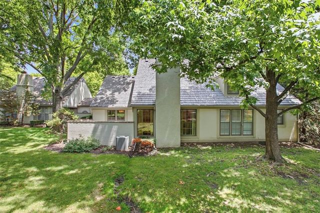 7930 Bristol Court, Prairie Village, KS 66208