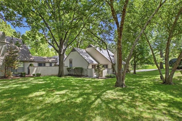 7930 Bristol Court, Prairie Village, KS 66208