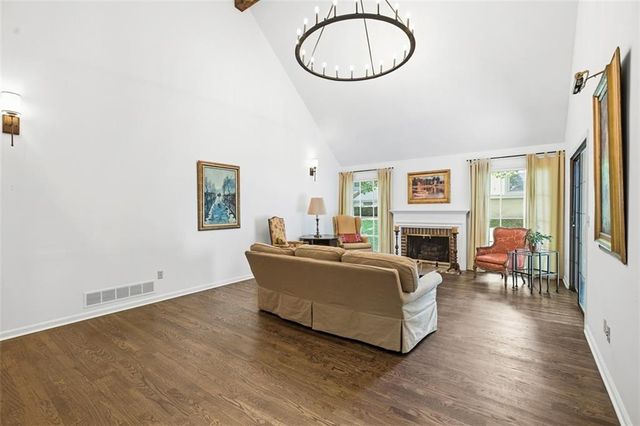 7930 Bristol Court, Prairie Village, KS 66208