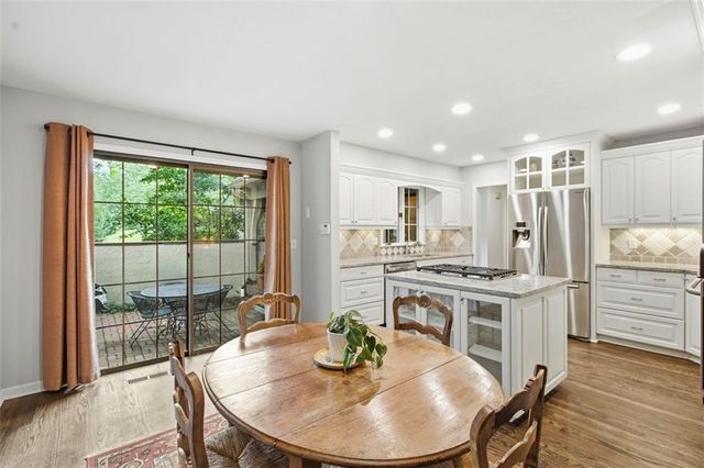 7930 Bristol Court, Prairie Village, KS 66208