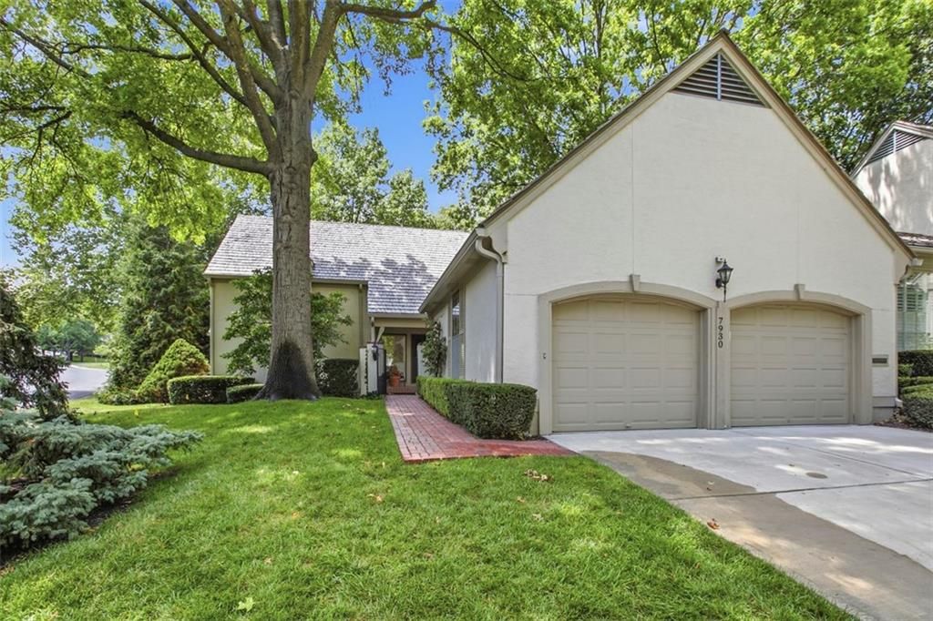 7930 Bristol Court, Prairie Village, KS 66208