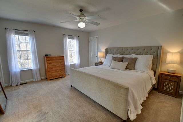 1367 Virginia Woods DR, Moneta, VA 24121