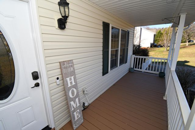 1367 Virginia Woods DR, Moneta, VA 24121