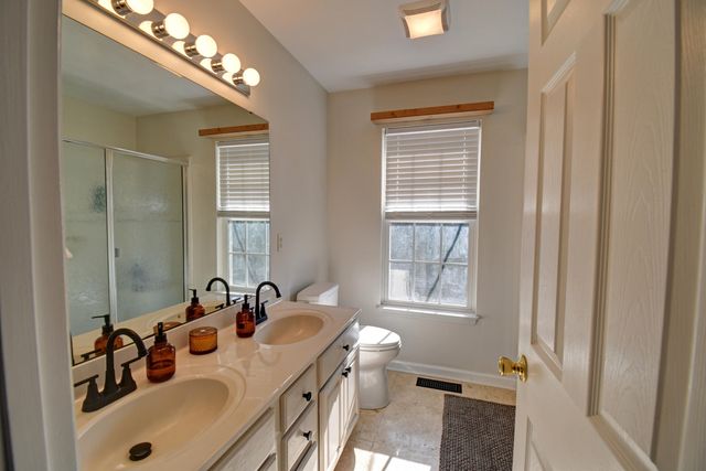 1367 Virginia Woods DR, Moneta, VA 24121