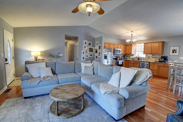 1367 Virginia Woods DR, Moneta, VA 24121