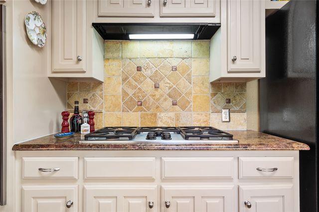 3 Echo Cove, Grapevine, TX 76051