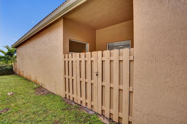 16658 La Mesa Drive, Delray Beach, FL 33484