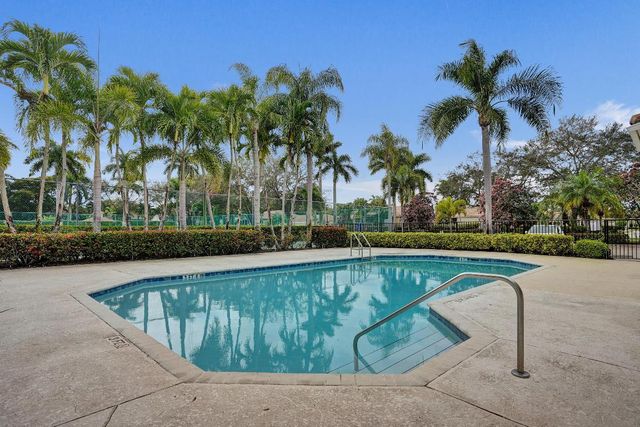 16658 La Mesa Drive, Delray Beach, FL 33484