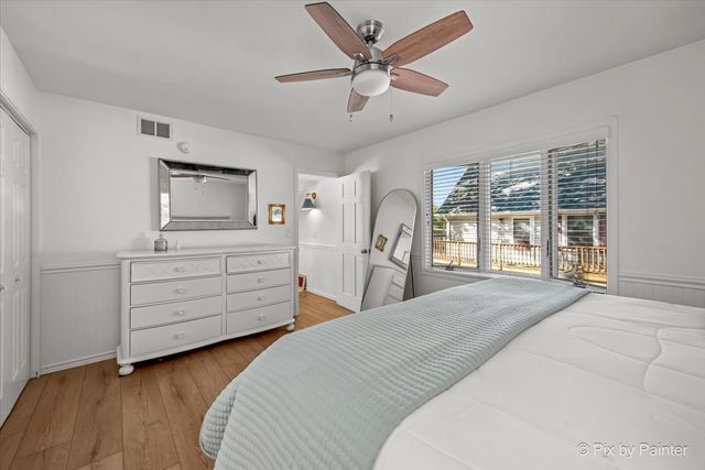 1293 Lake Holiday Drive, Lake Holiday, IL 60548