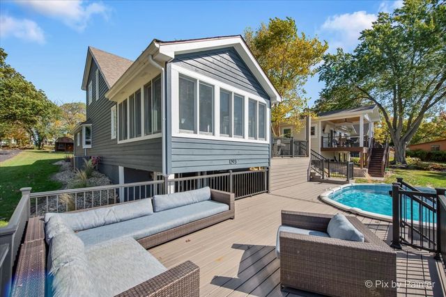 1293 Lake Holiday Drive, Lake Holiday, IL 60548