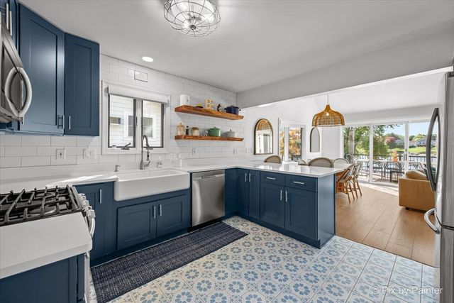 1293 Lake Holiday Drive, Lake Holiday, IL 60548