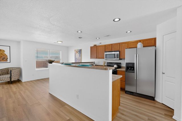 5020 Sala De Tomas Drive NW, Albuquerque, NM 87120