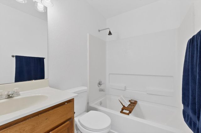 5020 Sala De Tomas Drive NW, Albuquerque, NM 87120