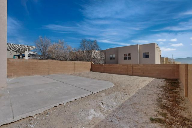 5020 Sala De Tomas Drive NW, Albuquerque, NM 87120