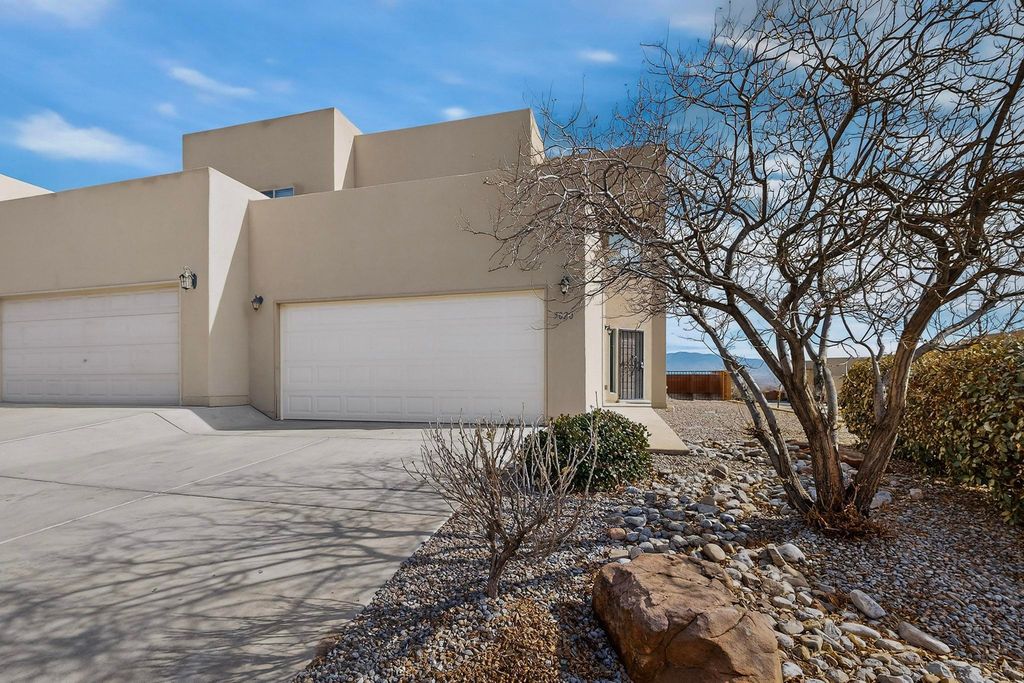5020 Sala De Tomas Drive NW, Albuquerque, NM 87120