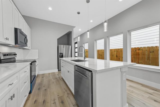 2505 Birmingham Avenue, Dallas, TX 75215